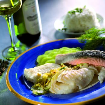 Spicy fish fillets with cucumbers